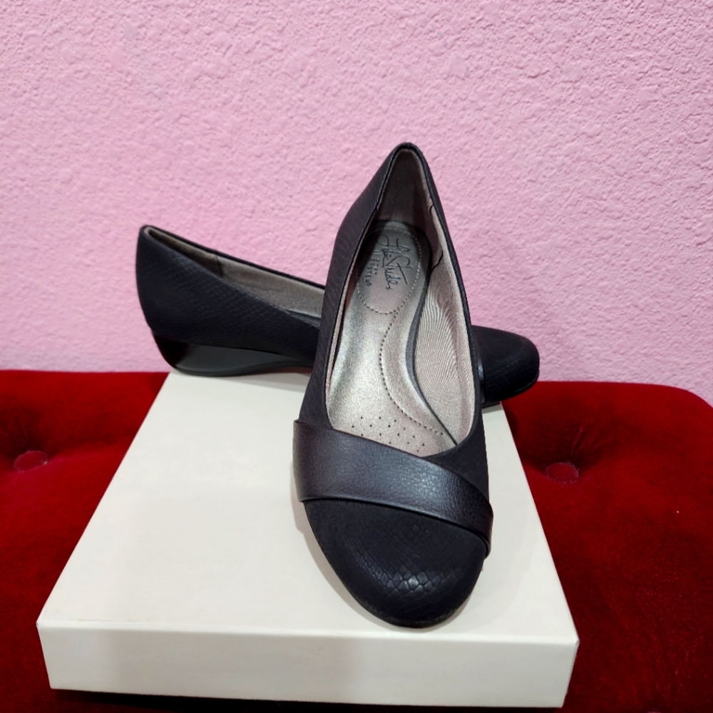 Flat comfort shoes